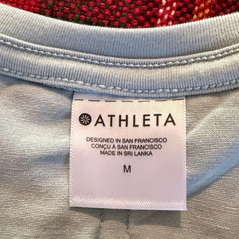 NWT Athleta With Ease Top Size M - Picture 3 of 5